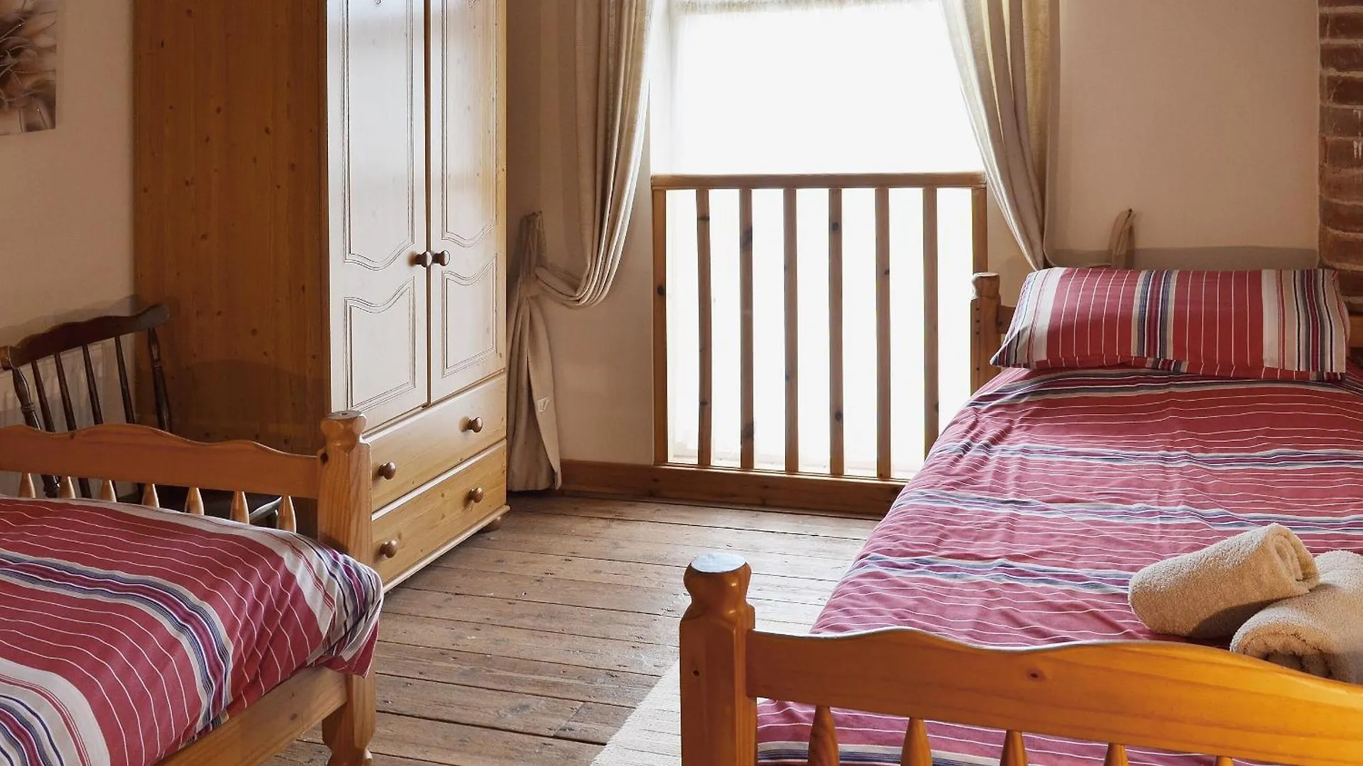 Peregrine Cottage Flamborough 0*,